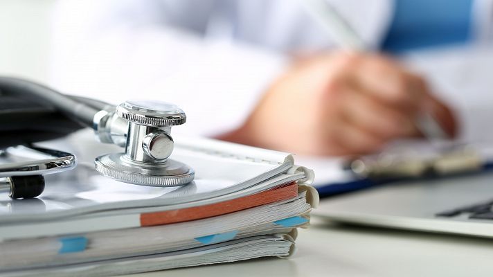 El 92% de los aspirantes aprueba el examen para médico interno residente (MIR)