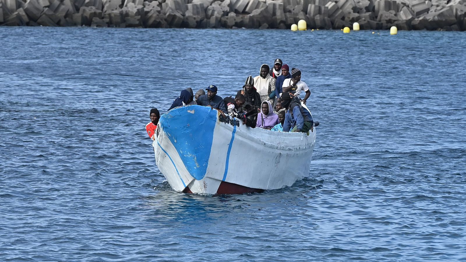 Los conflictos y la pobreza empujan al éxodo a miles de personas