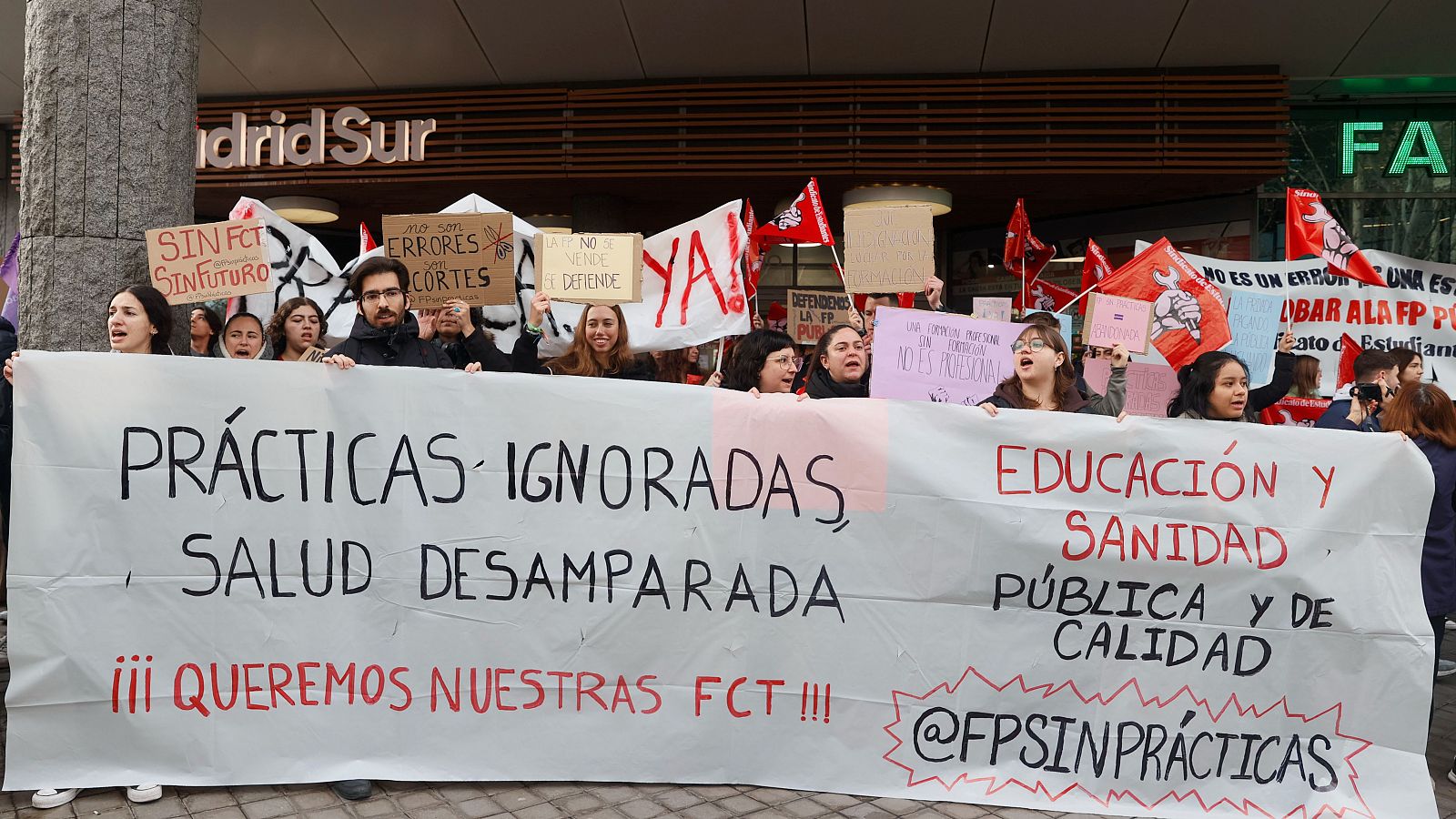 Estudiantes de FP pública se manifiestan ante la falta de prácticas