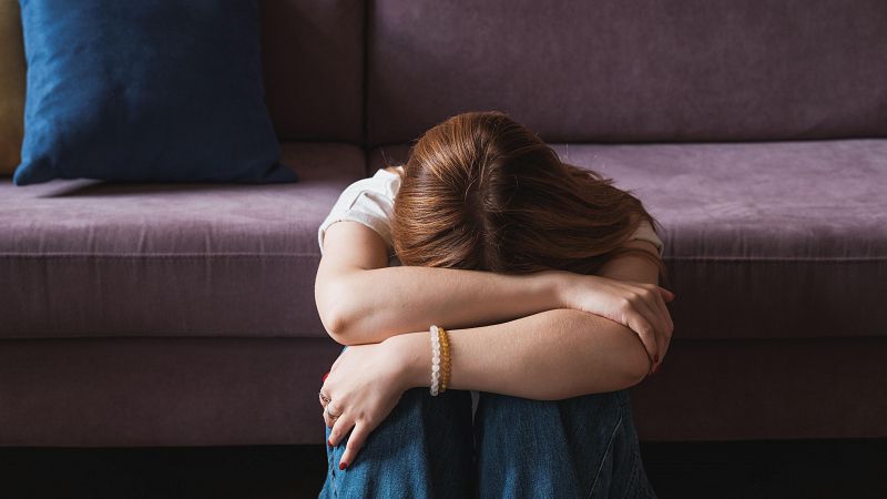 Los jóvenes también se sienten solos: "Es casi como ahogarse" | Ver