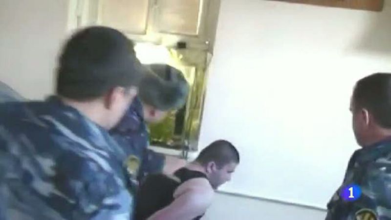 Sale a la luz una grabación que muestra torturas a un preso por parte de cinco funcionarios rusos