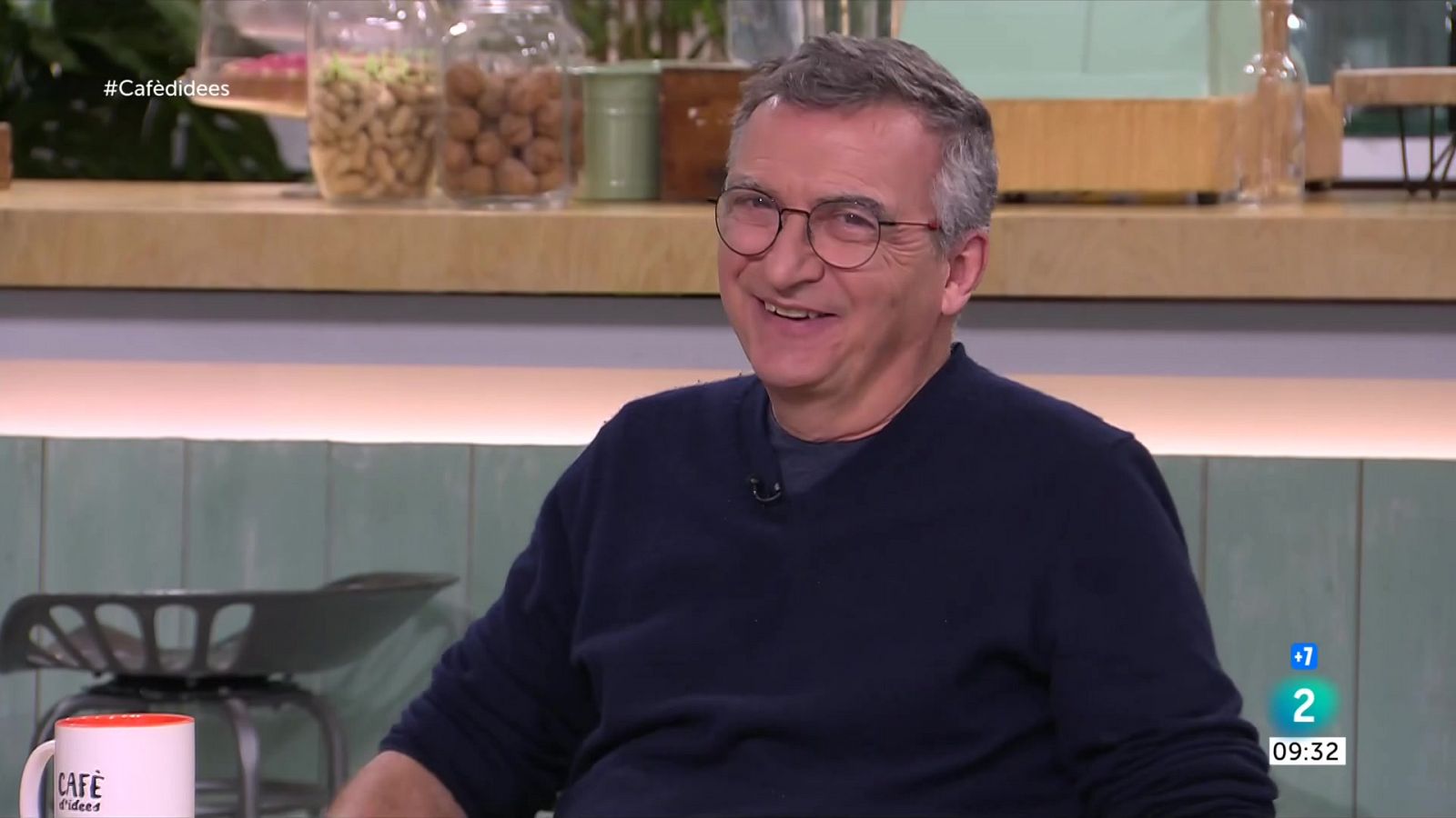 Bru Rovira ens presenta la novel·la 'Matar el director' - Cafè d'idees | Veure