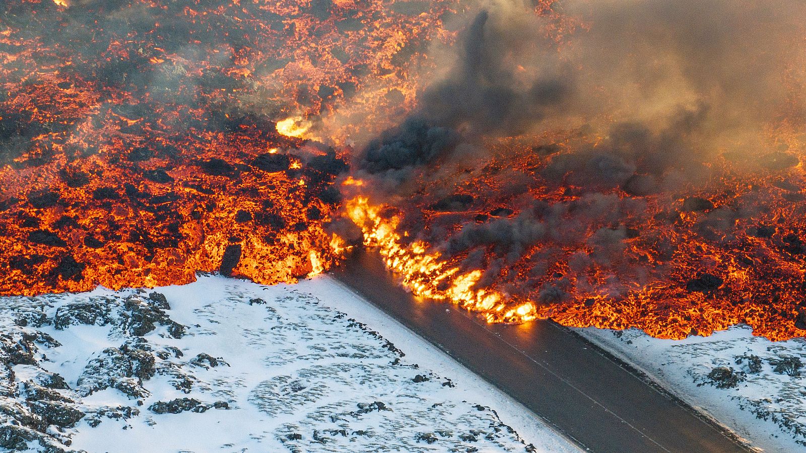 La nueva erupción deja sin agua caliente a una parte de Islandia