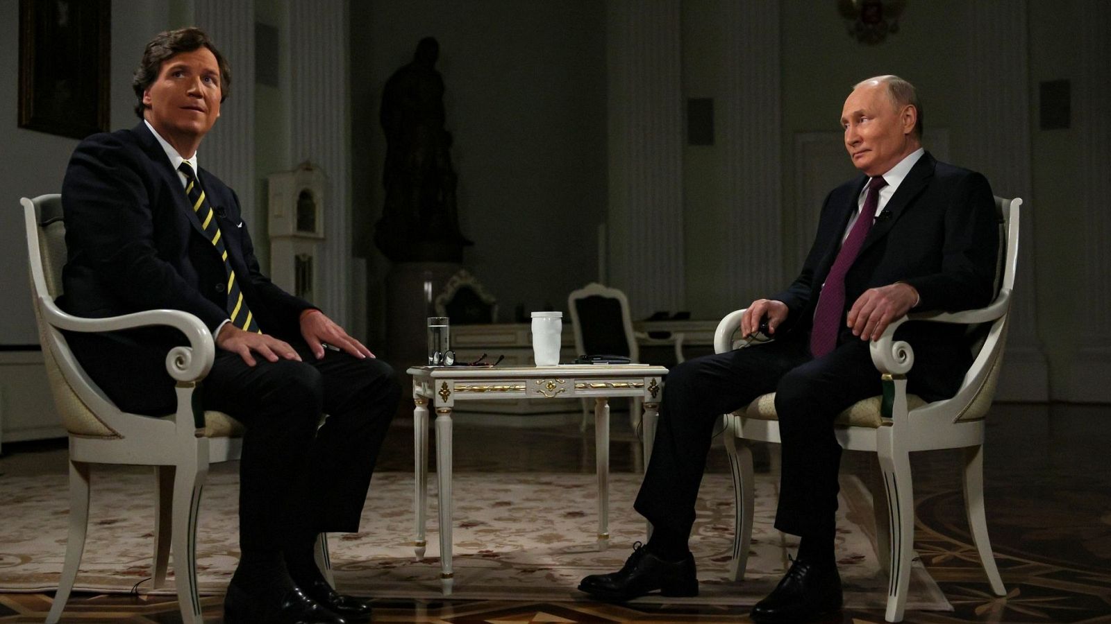 El polémico expresentador de la Fox Tucker Carlson entrevista a Vladímir Putin