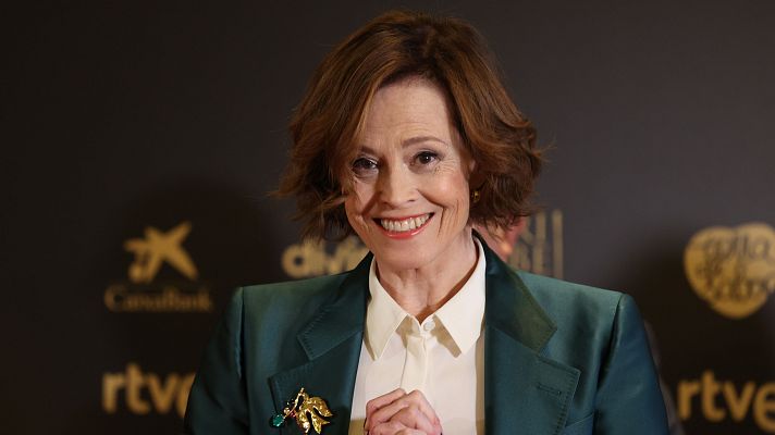 La actriz Sigourney Weaver recoge el Goya Internacional por su carrera cinematográfica