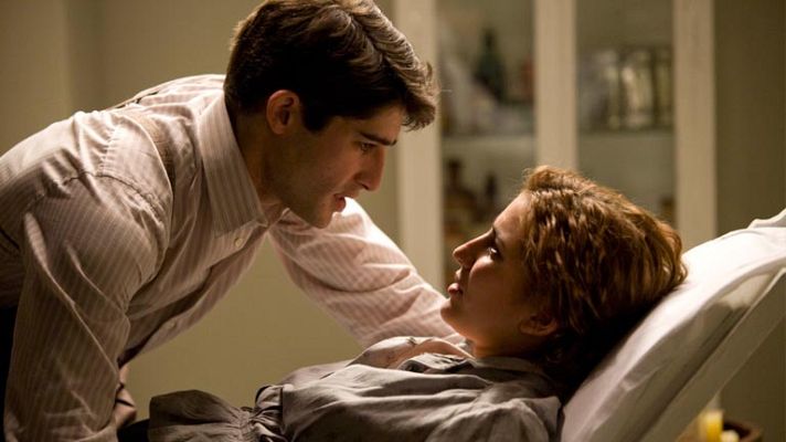 La Señora - El primer beso de Pablo y Encarna