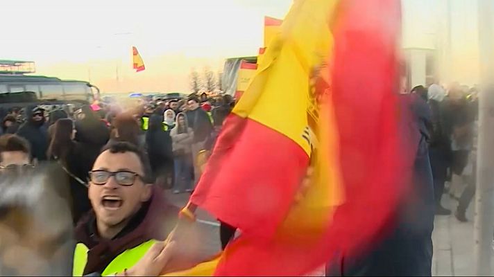 Agresión a un equipo de TVE durante las protestas de agricultores y transportistas