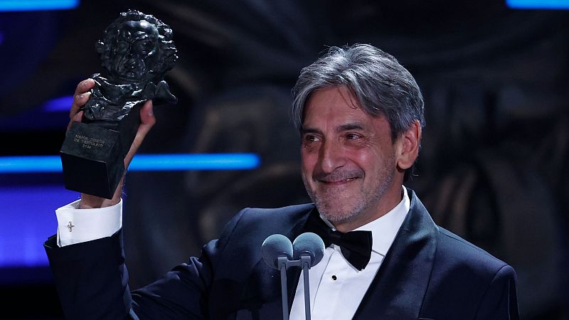 Julio Surez gana el Goya a Mejor diseo de vestuario por 'La sociedad de la nieve'