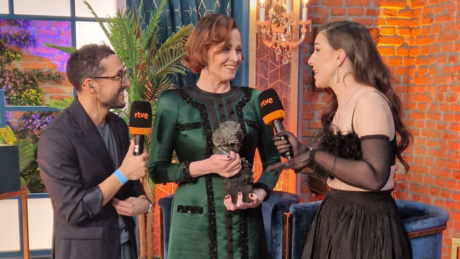Backstage Premios Goya 2024 | Sigourney Weaver: “Es una noche increíble para mí”