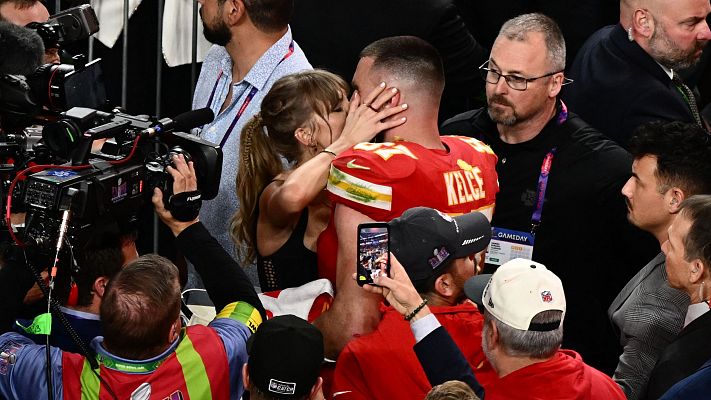 Telediario 1 - Los Chiefs ganan una Super Bowl marcada por la presencia de Taylor Swift y la actuación de Usher