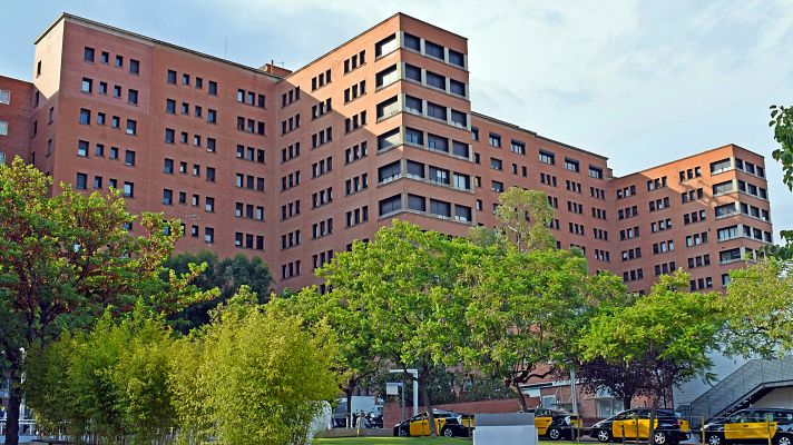 Telediario 1 - Pacientes conectados a un pulmón artificial pueden mejorar su pronóstico estando despiertos y activos