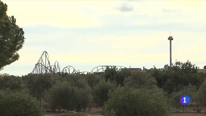 Dues persones en estat crític per la caiguda d'un arbre a Port Aventura