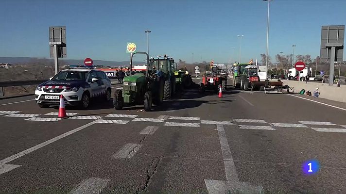 Més protestes d'agricultors i ramaders a diferents punts neuràlgics de Catalunya