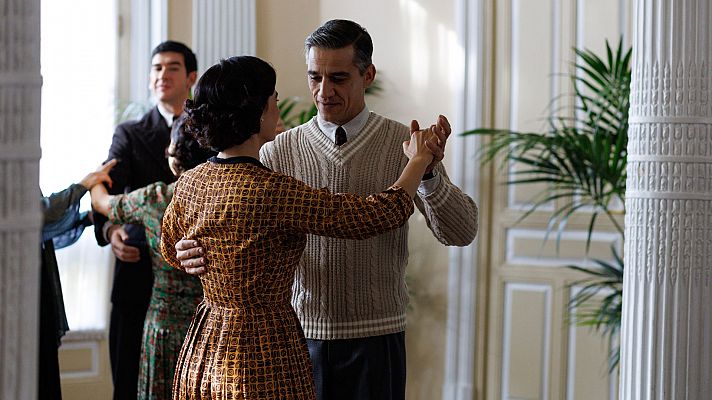 Salón de té La Moderna - Cañete y Teresa resultan ser una buena pareja de baile