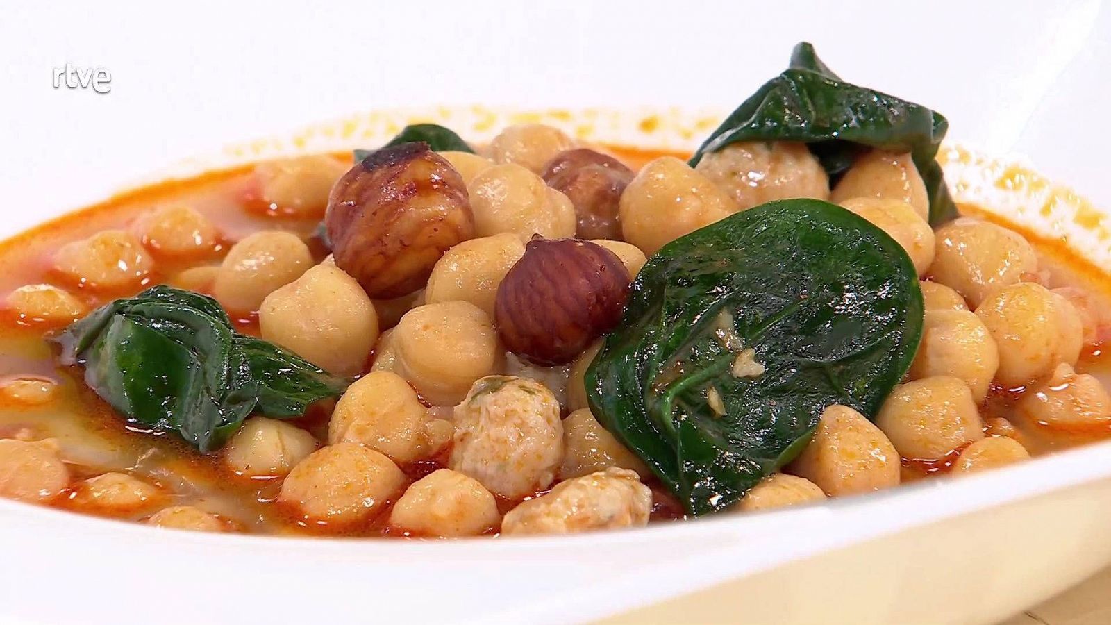 Receta de potaje de garbanzos y bocado de ave