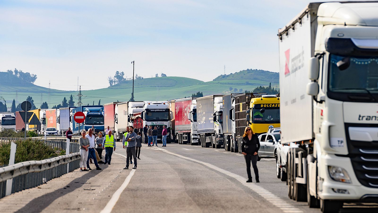 Los agricultores redoblan sus protestas en el noveno día de huelga | Ver