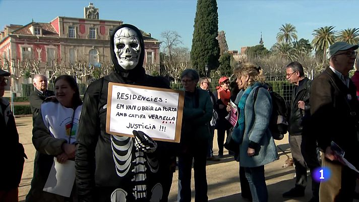 El Parlament admet errors en la gestió de la covid a les residències