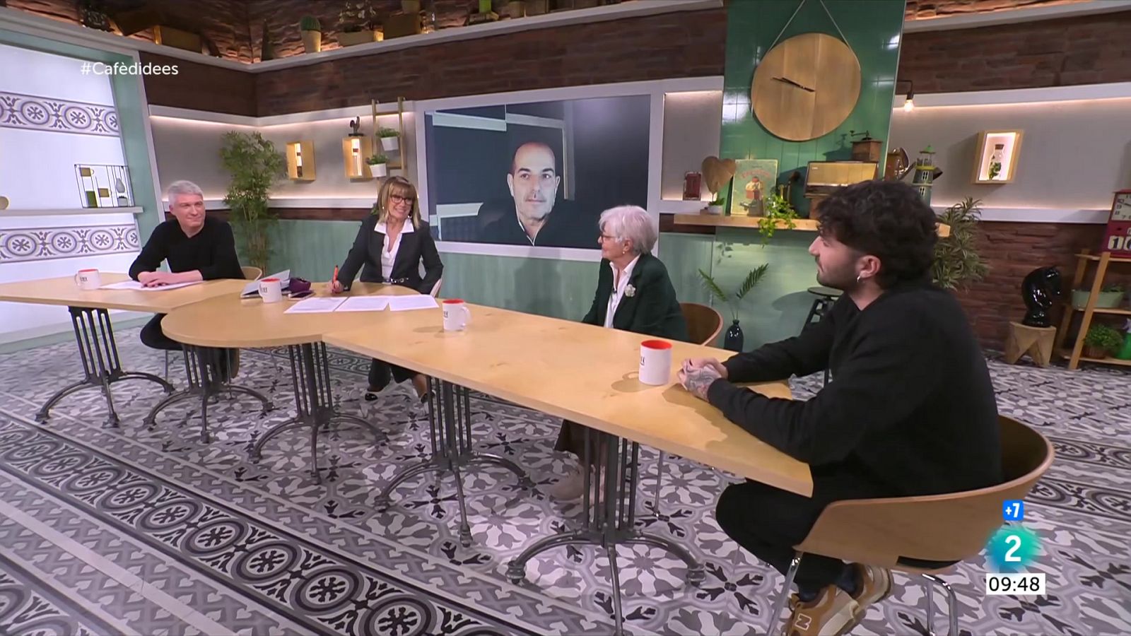 Nissaga de dobladors: Maria Lluïsa Solà, Sergi Zamora i Roger Serradell - Cafè d'idees | Veure