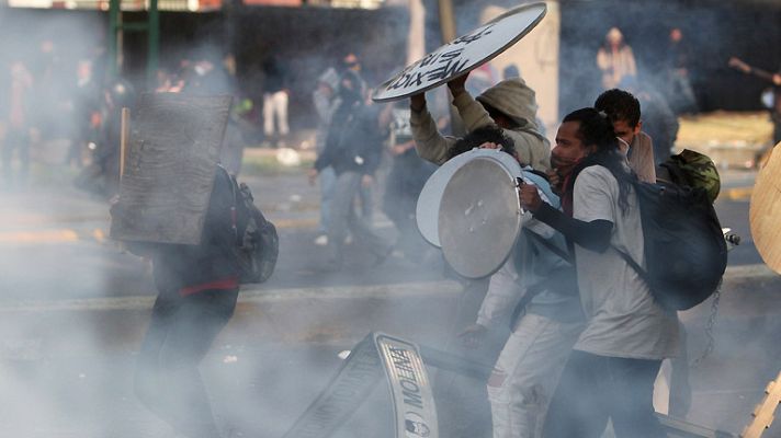 Informativo 24h - Violentas protestas en Mexico antes de la investidura de Peña Nieto