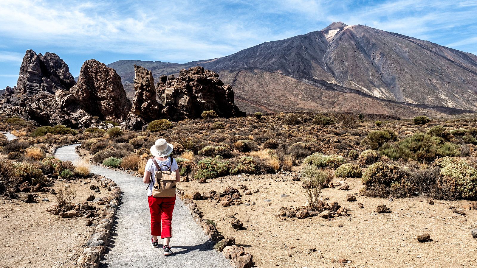 Las actividades ilegales en el Teide ponen en peligro su ecosistema | Ver