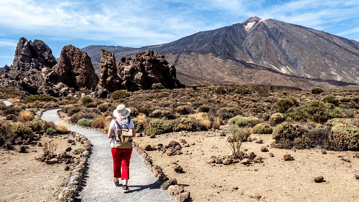 Telediario Fin de Semana - El aumento de actividades ilegales en el Teide pone en peligro su ecosistema