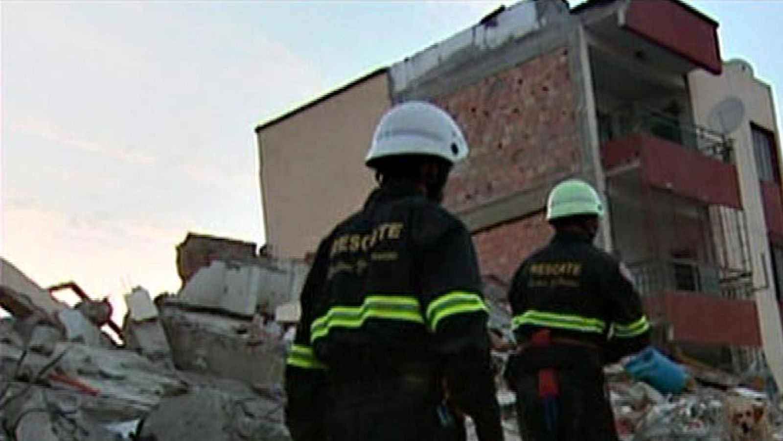 Informe Semanal: ONG's, improvisación cero