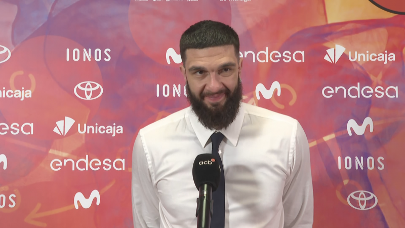 La alegra del Madrid tras ganar la Copa: "Solo agua", bromea Poirier