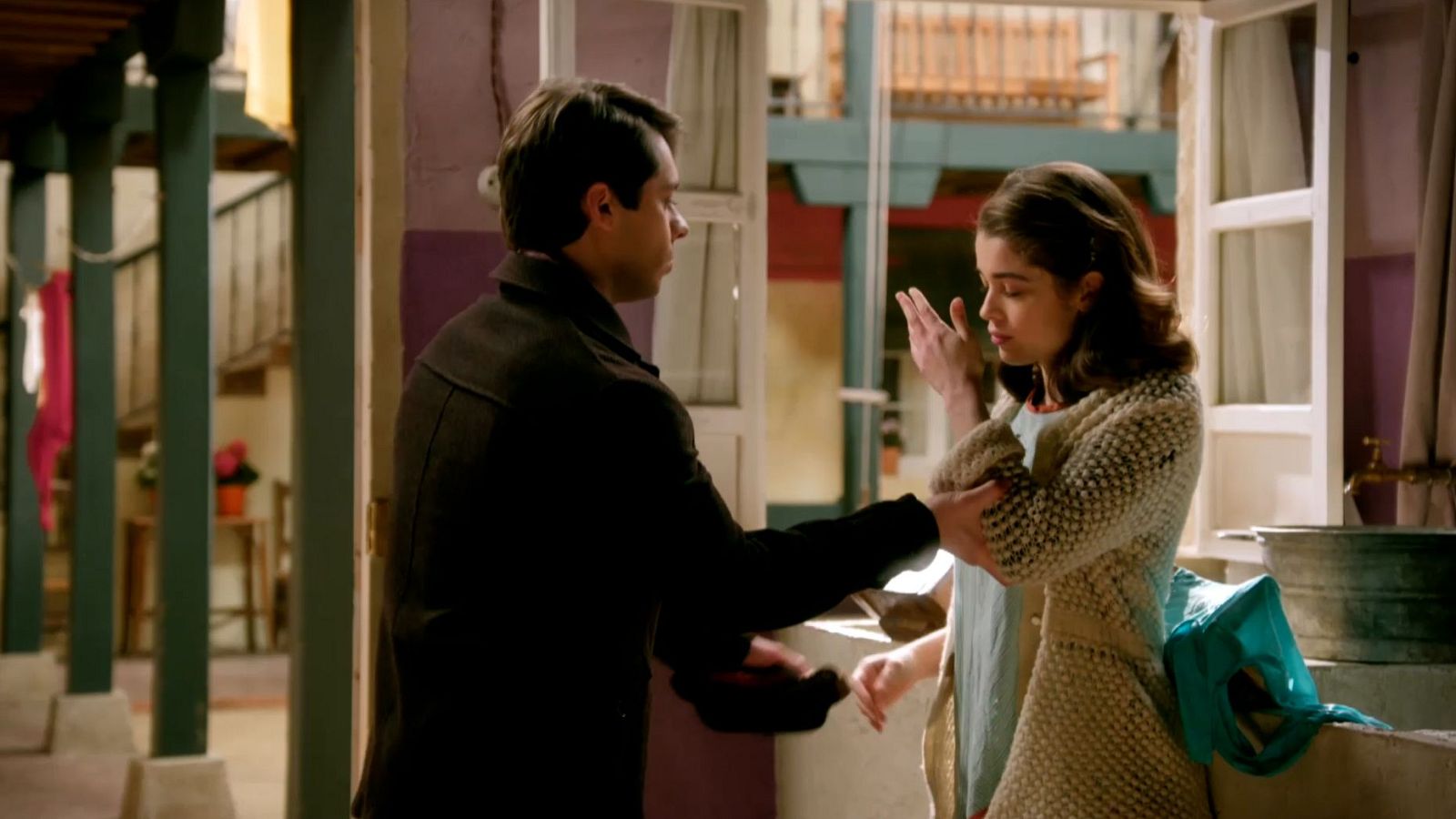 La Moderna: Emilio descubre el problema de visión que sufre Luisa | Ver