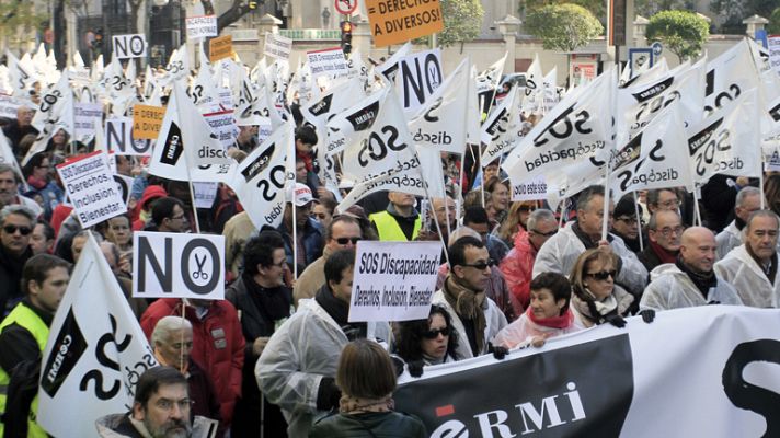 Telediario 1 - Miles de manifestantes en Madrid por los derechos de los discapacitados
