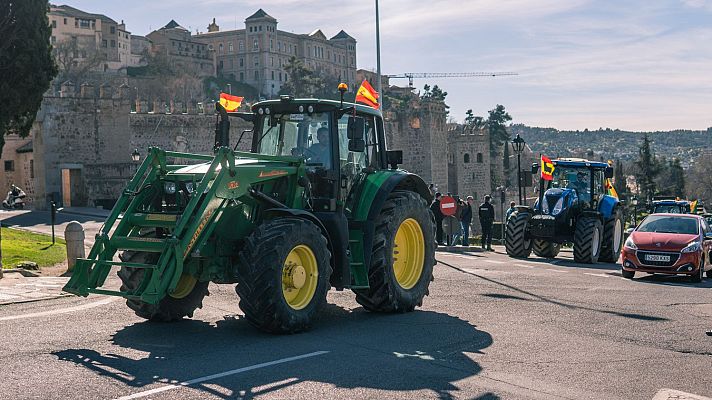 Telediario 2 - Los agricultores esperan a las puertas de Madrid para una jornada de grandes movilizaciones