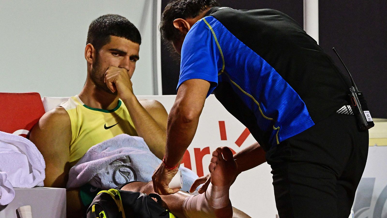 Carlos Alcaraz abandona el torneo de Río por una lesión de tobillo