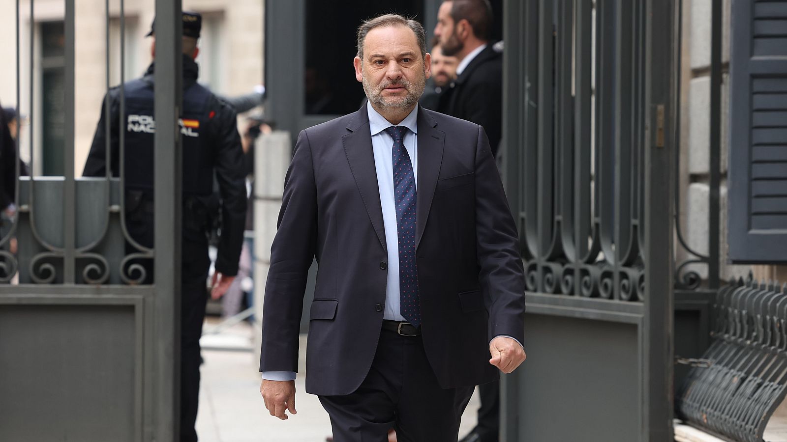 Ábalos defiende que "todo fue legal" tras la detención de su exasesor | Ver