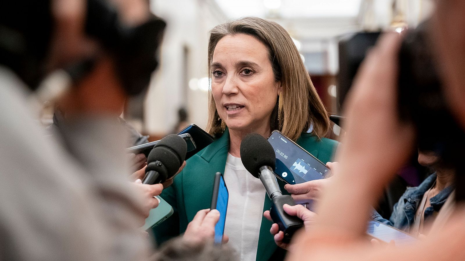 El PP exige explicaciones a Sánchez por una trama de mascarillas que "le afecta directamente" y el Gobierno se desliga - Informativo 24h | Ver