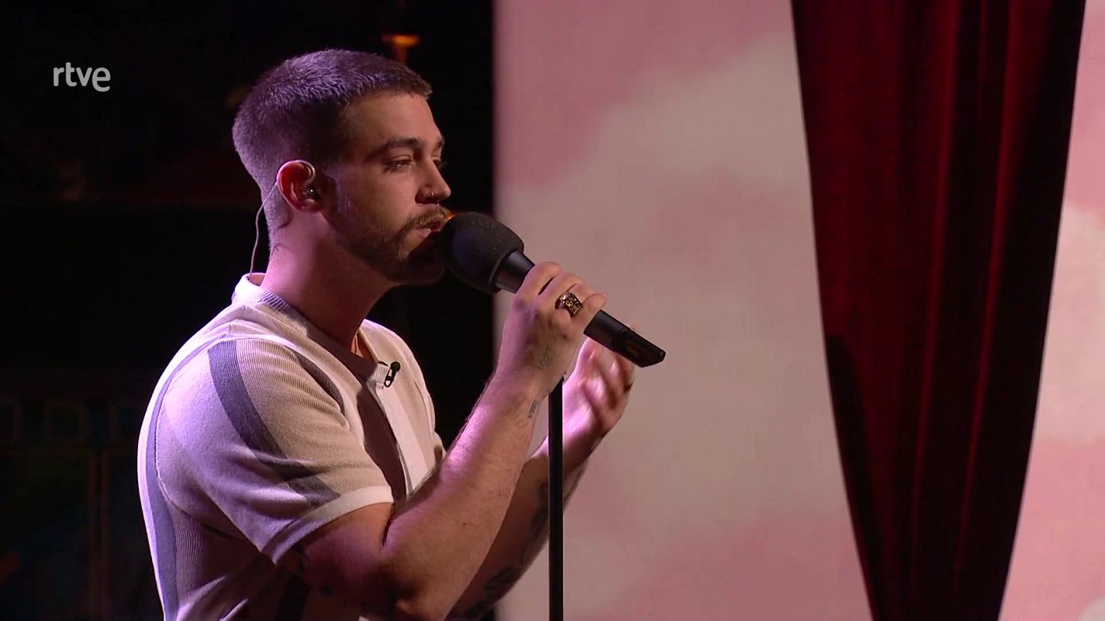 Entrevista y actuación de St. Pedro - Culturas 2 - Culturas 2 | Ver