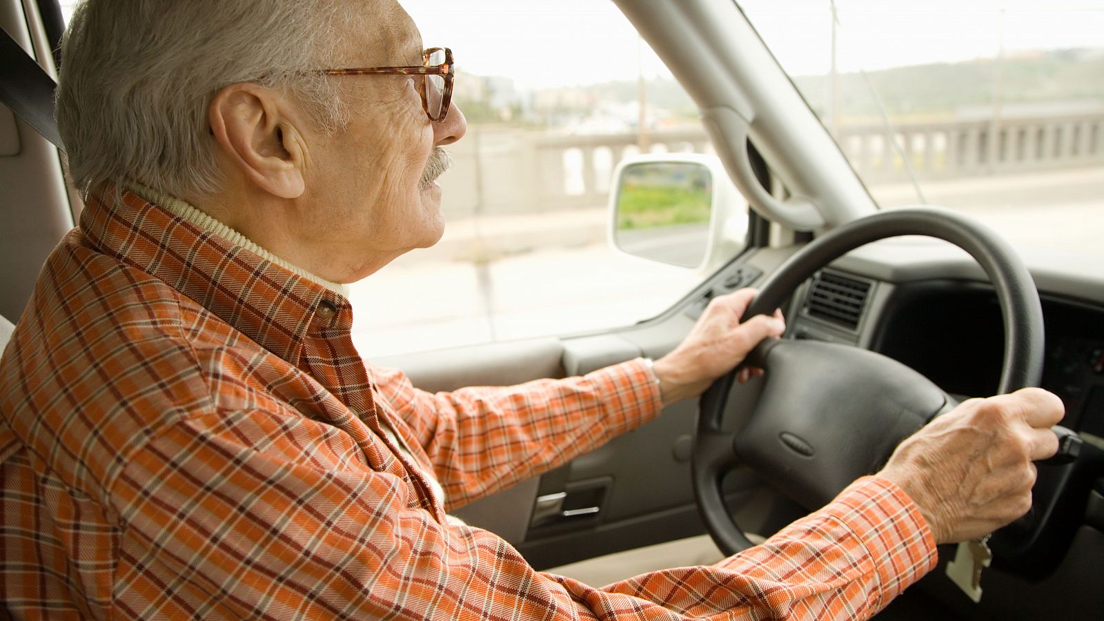 El reto de conducir a partir de los 65 años