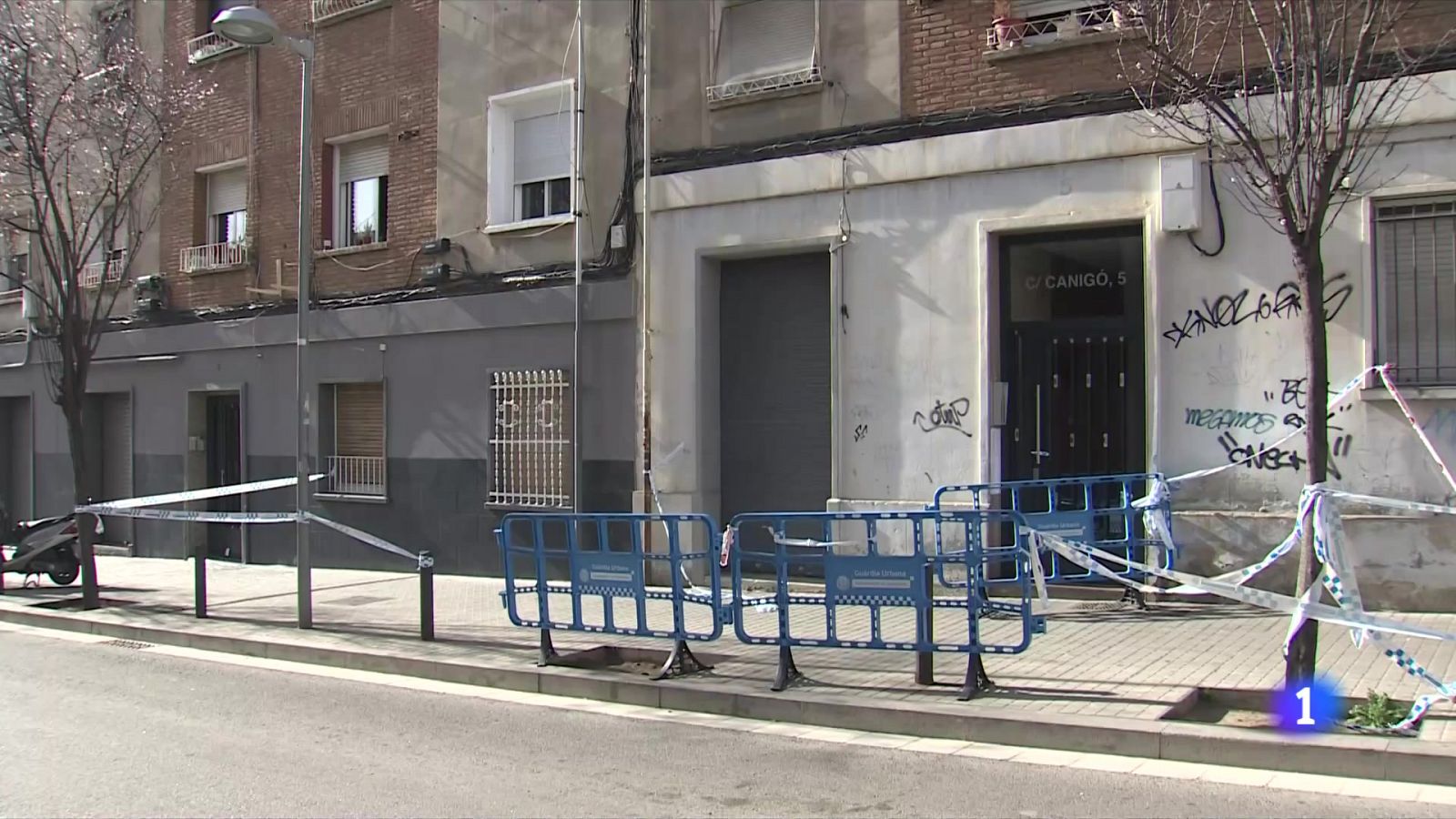 Continuen a Badalona les inspeccions dels edificis propers a l'esfondrat - L'Informatiu | Ver