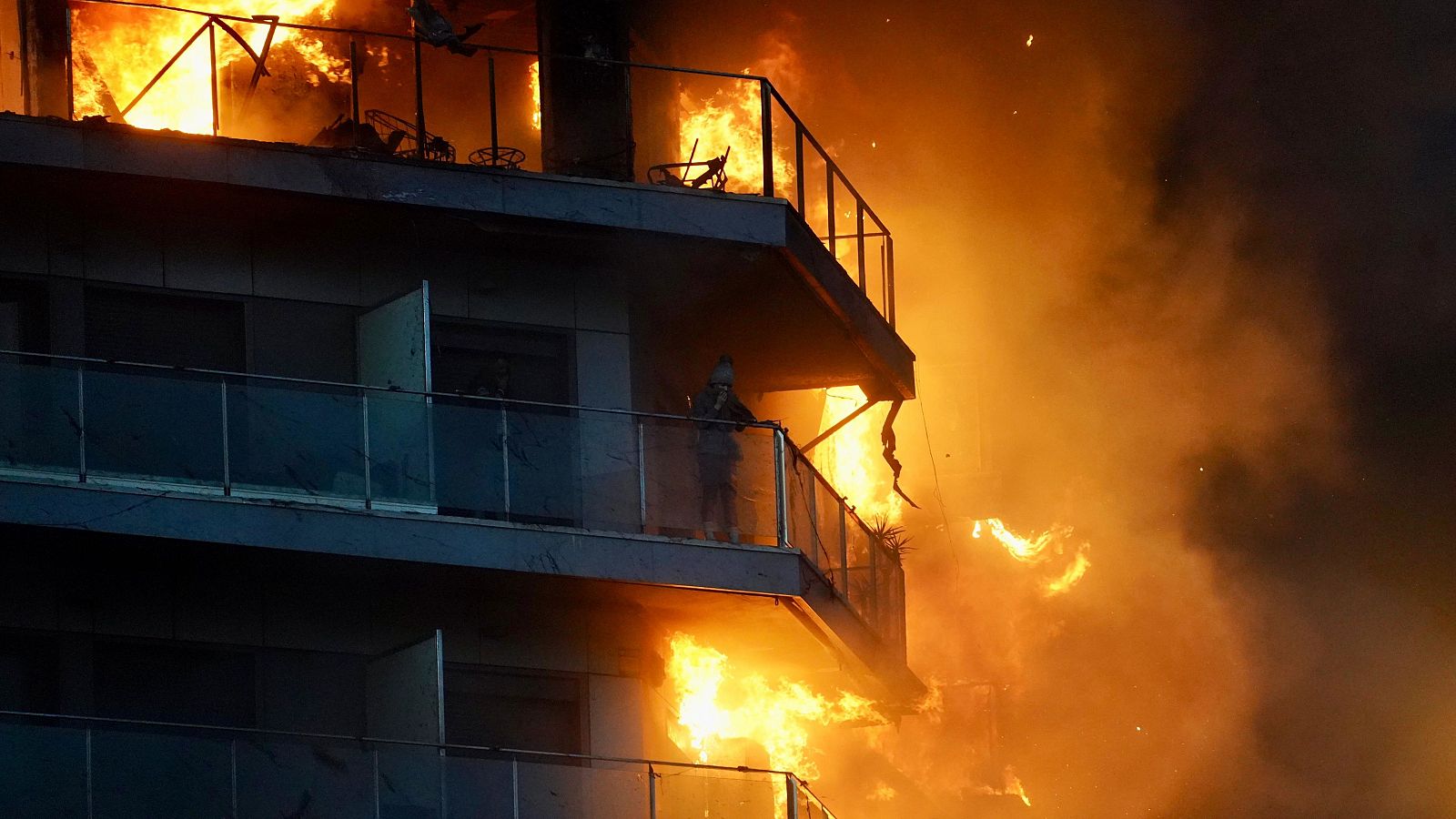 Perito, sobre el incendio: "Se ha quemado tan rápido por el material de la fachada y el acabado"