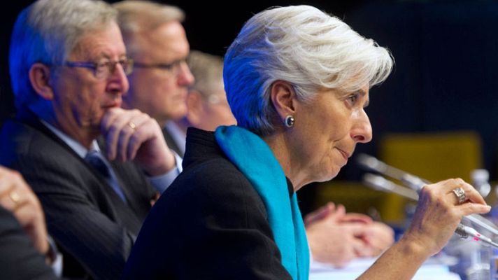 Telediario 1 - El Eurogrupo autoriza el primer pago a banca española y debate la recompra de deuda griega