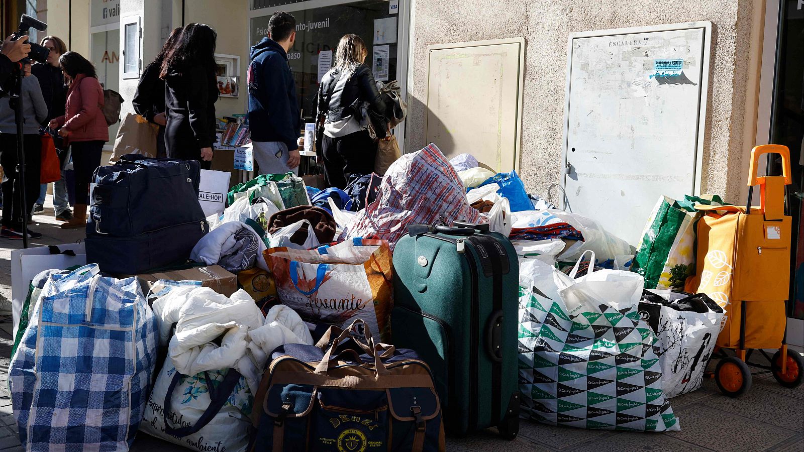 Gimnasios, bares o tiendas de alimentación se movilizan para ayudar a los afectados