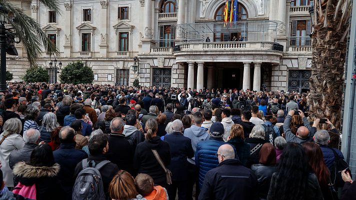 Telediario Fin de Semana - Ascienden a diez los muertos en el incendio del edificio de Valencia