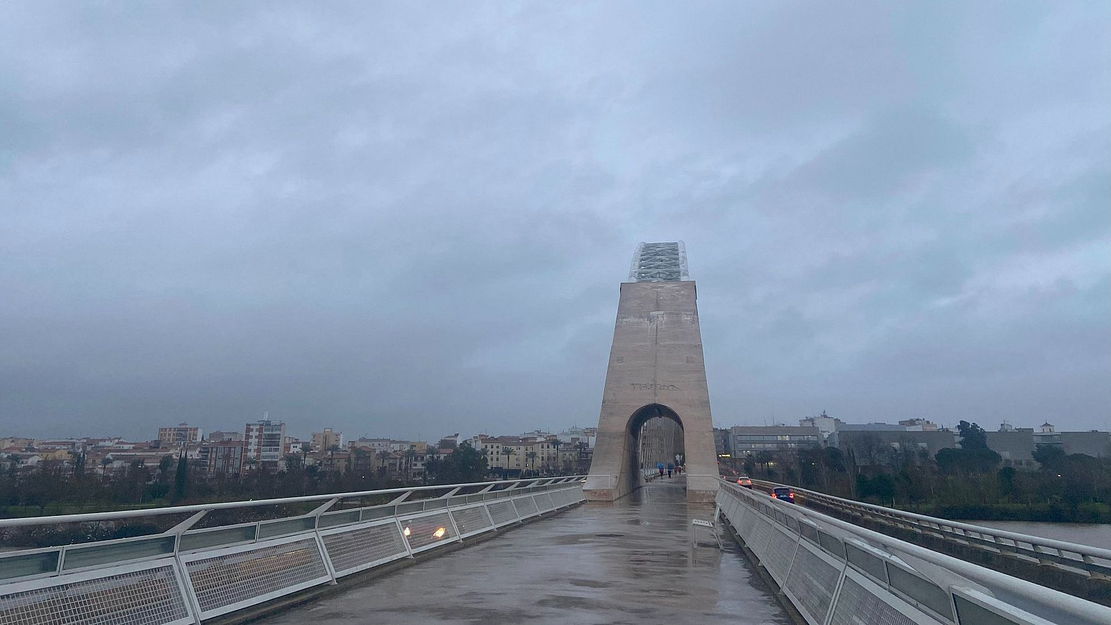 El paso de un nuevo frente deja tiempo invernal con lluvias