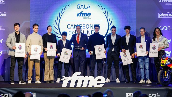 Telediario 1 - La Real Federación Motociclista Española homenajea a los mejor pilotos españoles