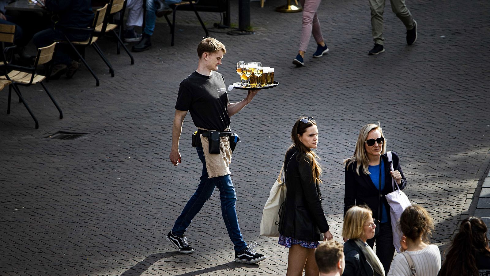 Los jóvenes denuncian sus condiciones precarias de trabajo | Ver
