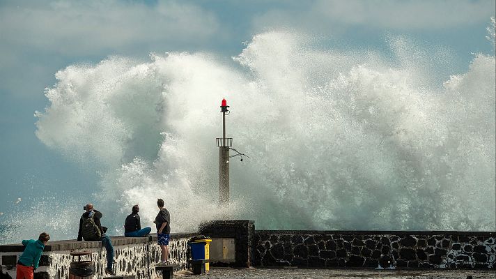 Viento fuerte y un nuevo frente nuboso con chubascos en el centro y norte