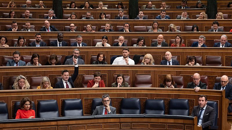 Las negociaciones sobre la ley de amnistía siguen adelante a la espera de conocer el impacto de la investigación a Puigdemont
