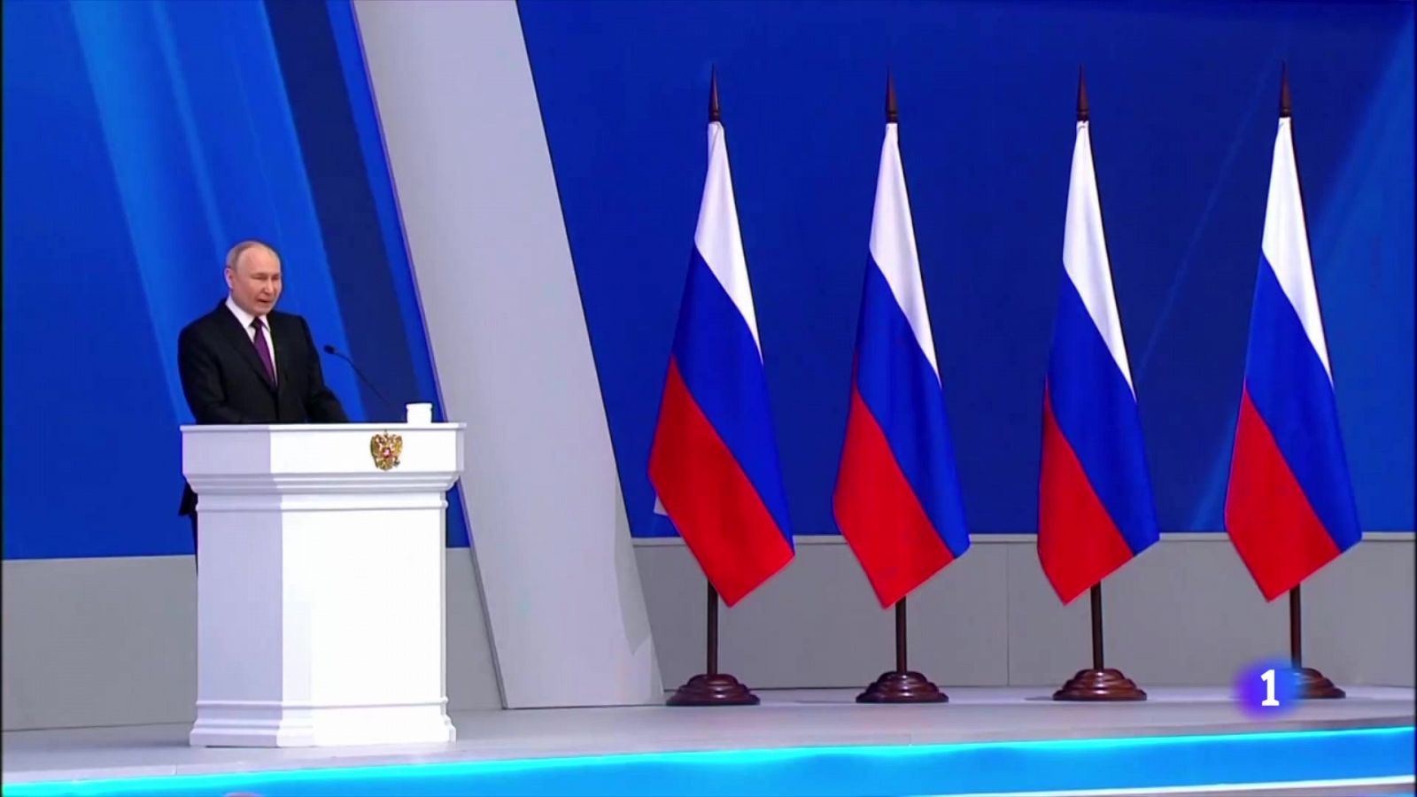 Vladímir Putin amenaza con "consecuencias" a la OTAN si envía tropas a Ucrania | Ver