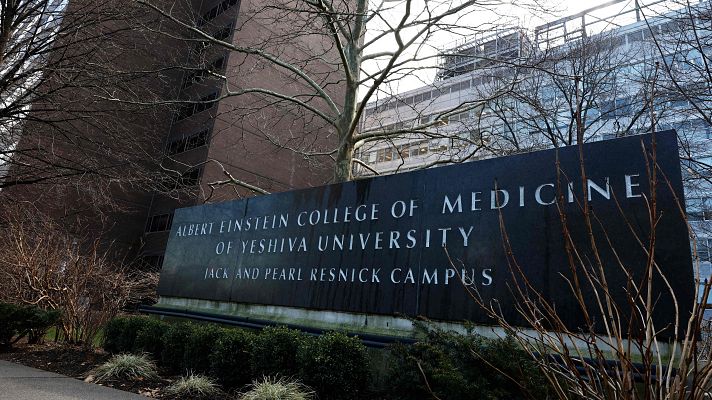 Telediario 1 - Una donación millonaria hace gratuita una facultad de medicina en Nueva York