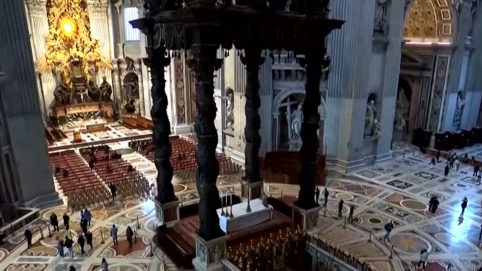 El Vaticano restaura el Baldaquino de Bernini en San Pedro por el Jubileo de 2025
