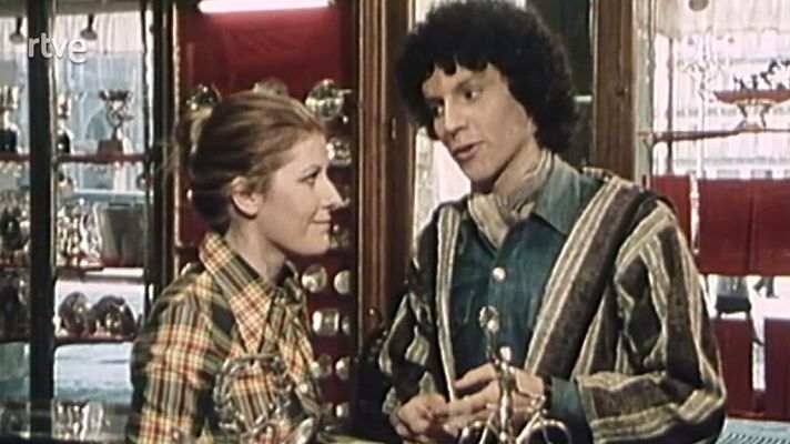 Este señor de negro - Las apariencias engañan