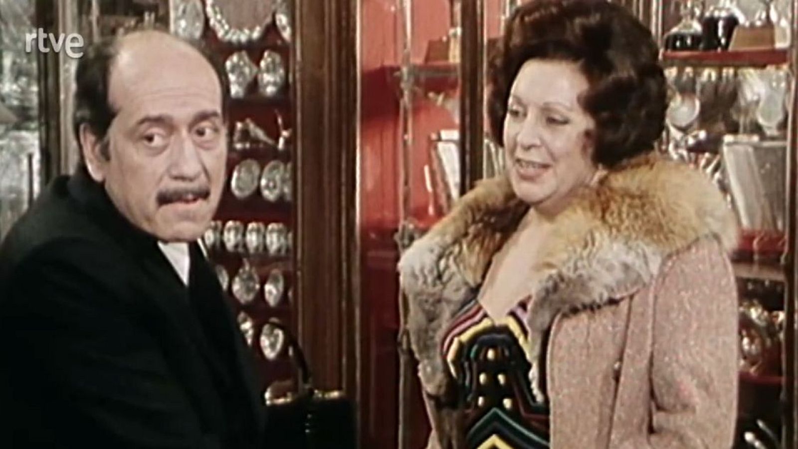 Este señor de negro - La aventura - Este señor de negro | Ver